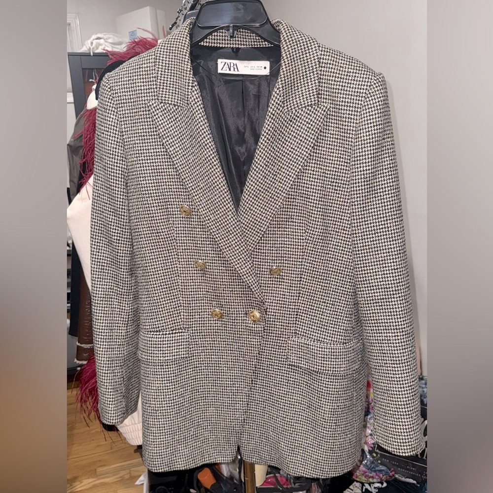 Zara| black and white tweeted blazer| Size Large